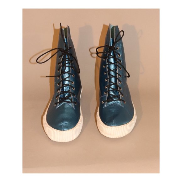 Jan Jansen Blue Metallic High Top Sneakers NWOT Size 8 - Picture 2 of 4
